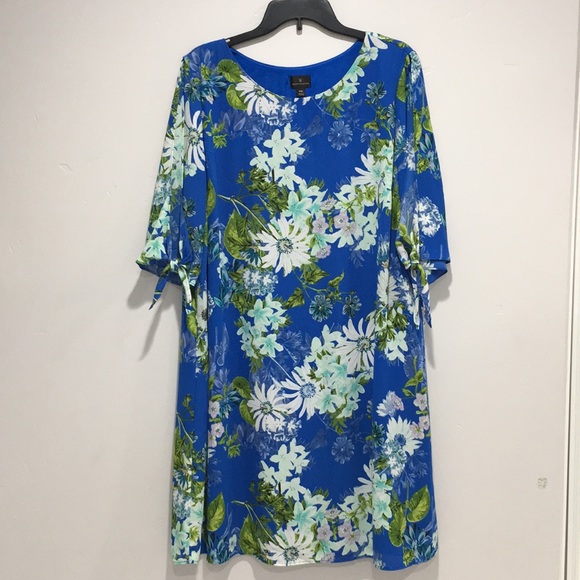 Worthington Dresses & Skirts - Worthington Blue Floral Dress